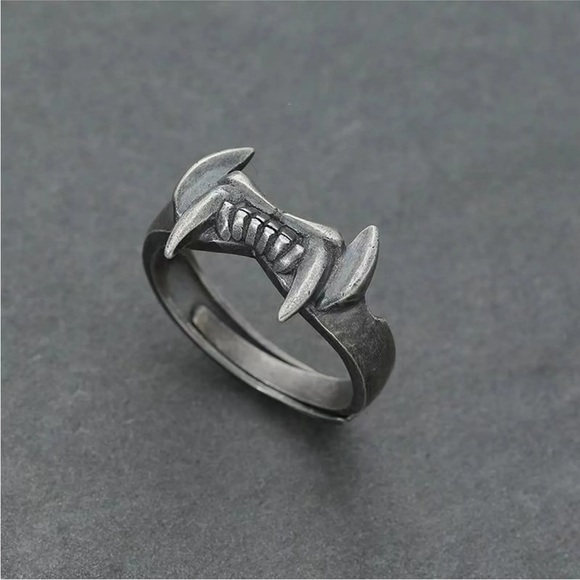 Ring - Picture 3 of 9